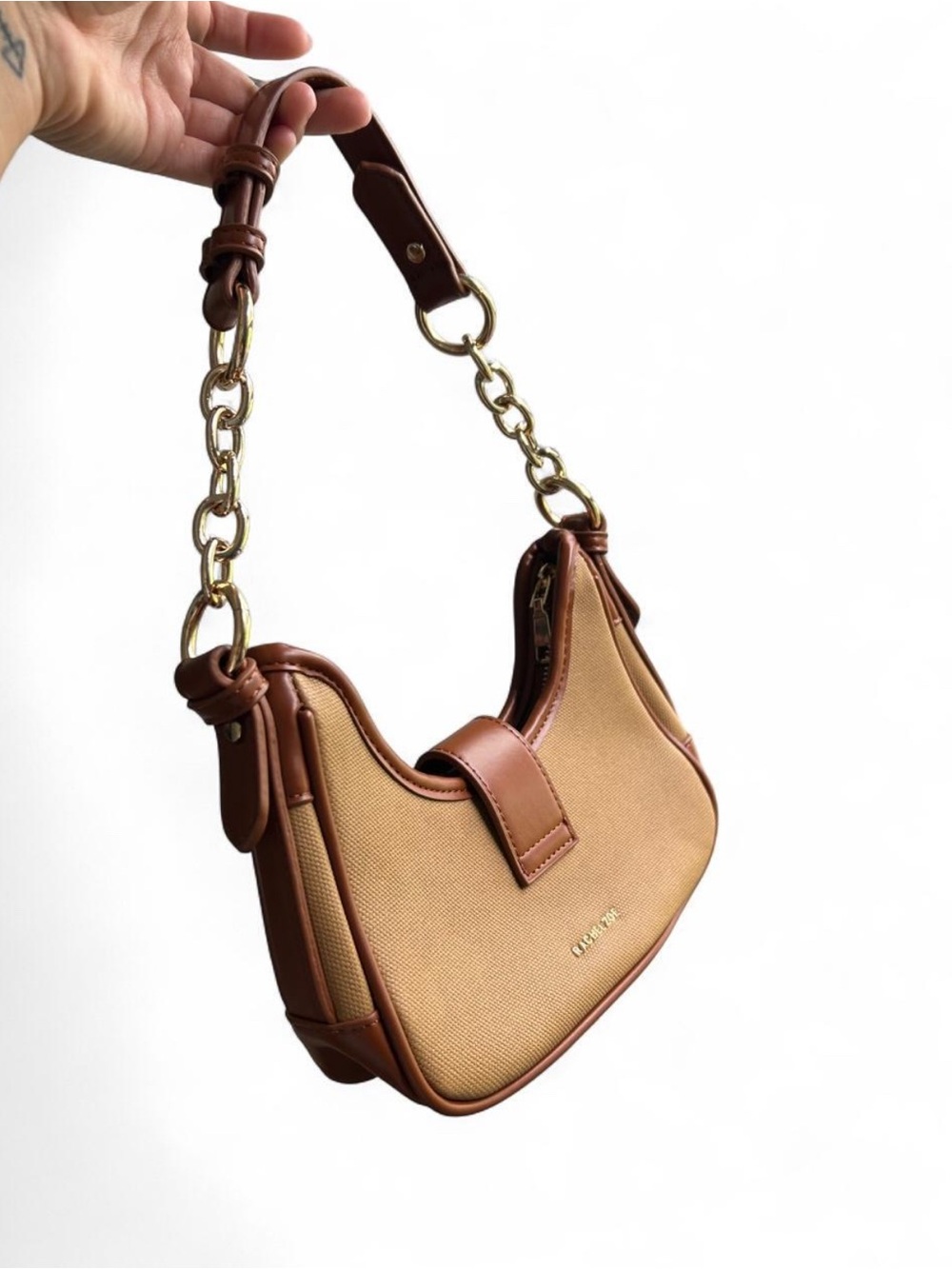 Rachel Zoe Two-Tone Tan & Cream Shoulder Bag with Gold Chain Accent - Picture 5 of 7